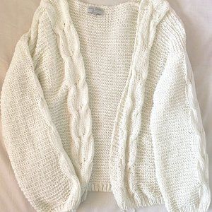 Cable knit cardigan - Warm and Cozy Lifestyle